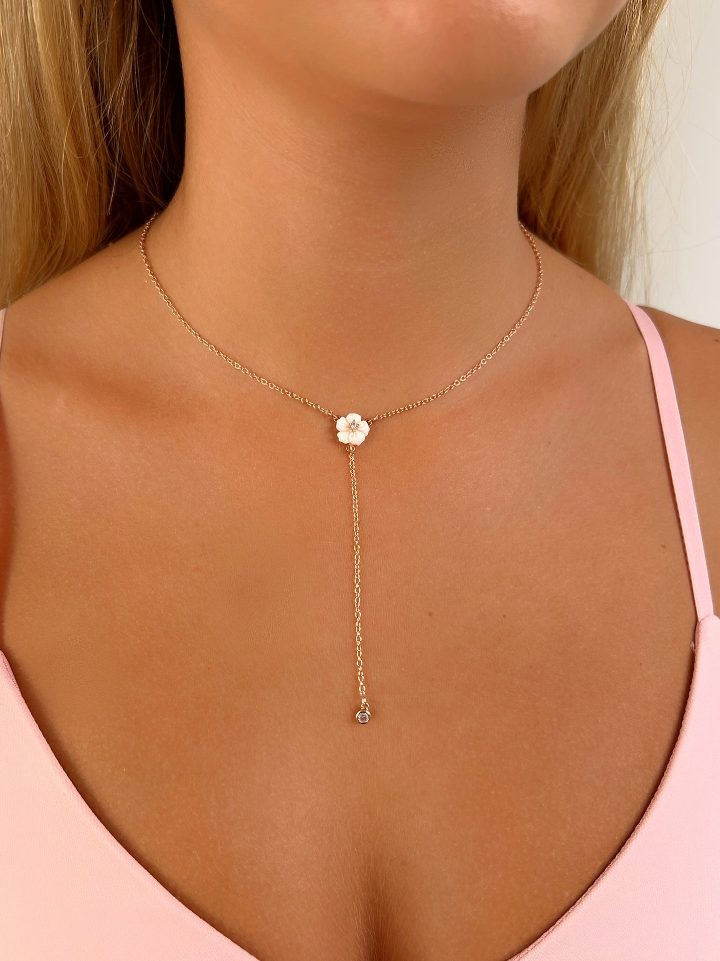 שרשרת פרח צדף לילי נופלת