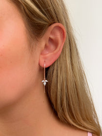 זוג עגילי שרוך פרח לוטוס בל