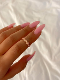 טבעת פרחים עדינים