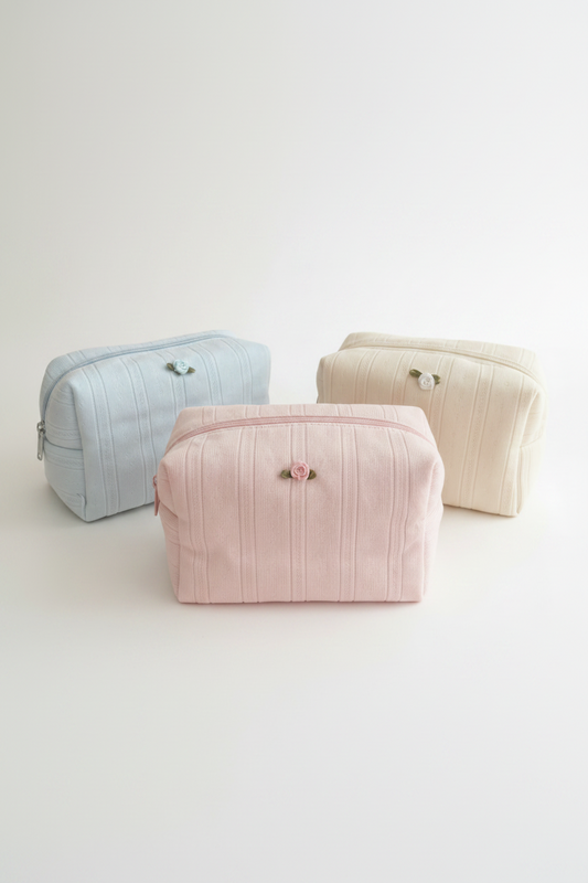 תיק איפור פרח חלק