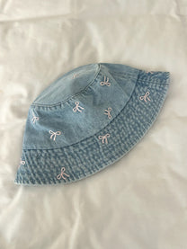 כובע ג'ינס פפיונים