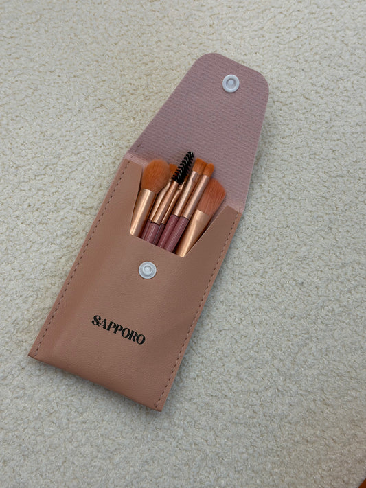 ערכת מברשות לאיפור