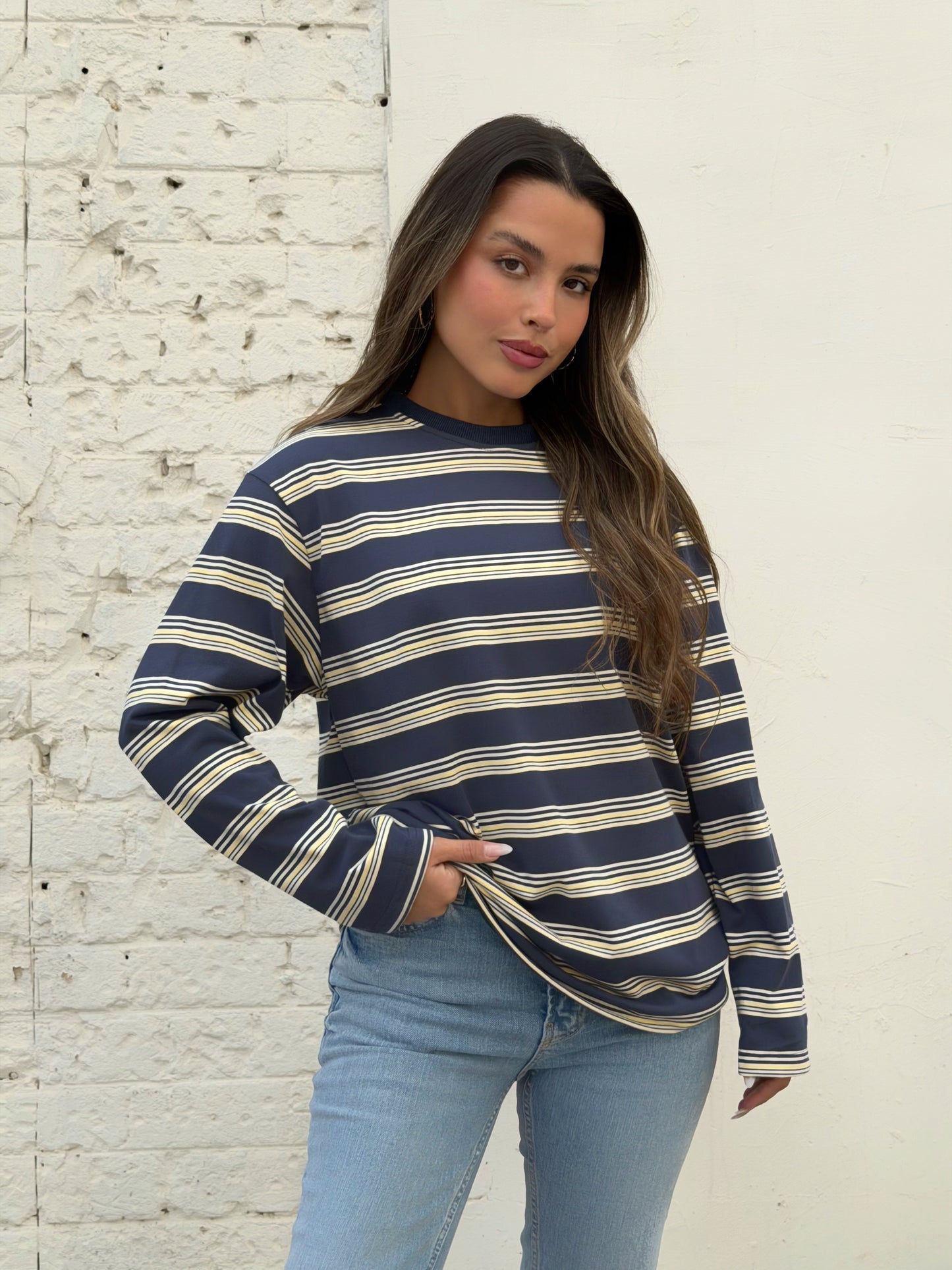 חולצת אוברסייז פסים רומי כחול צהוב