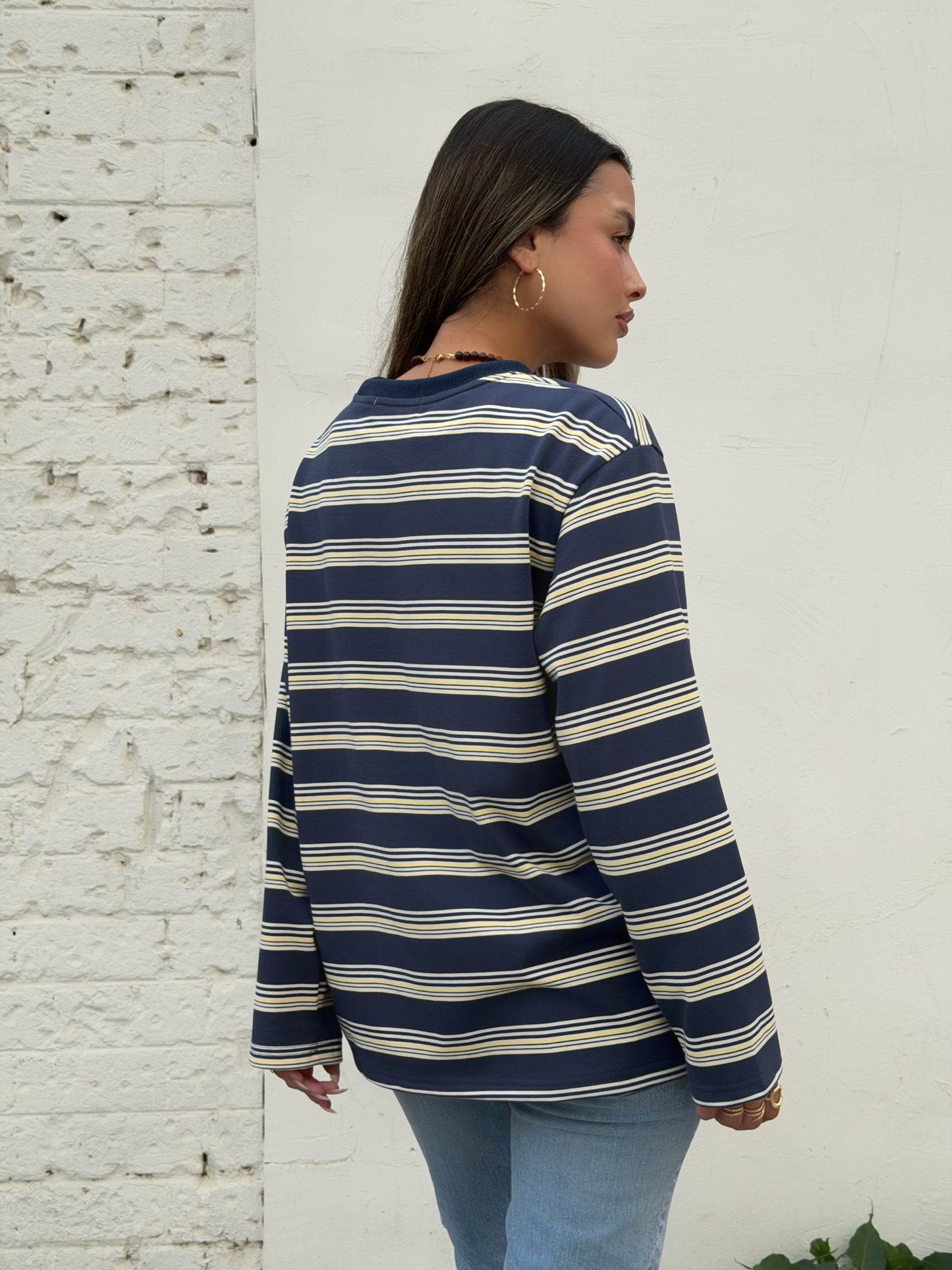 חולצת אוברסייז פסים רומי כחול צהוב