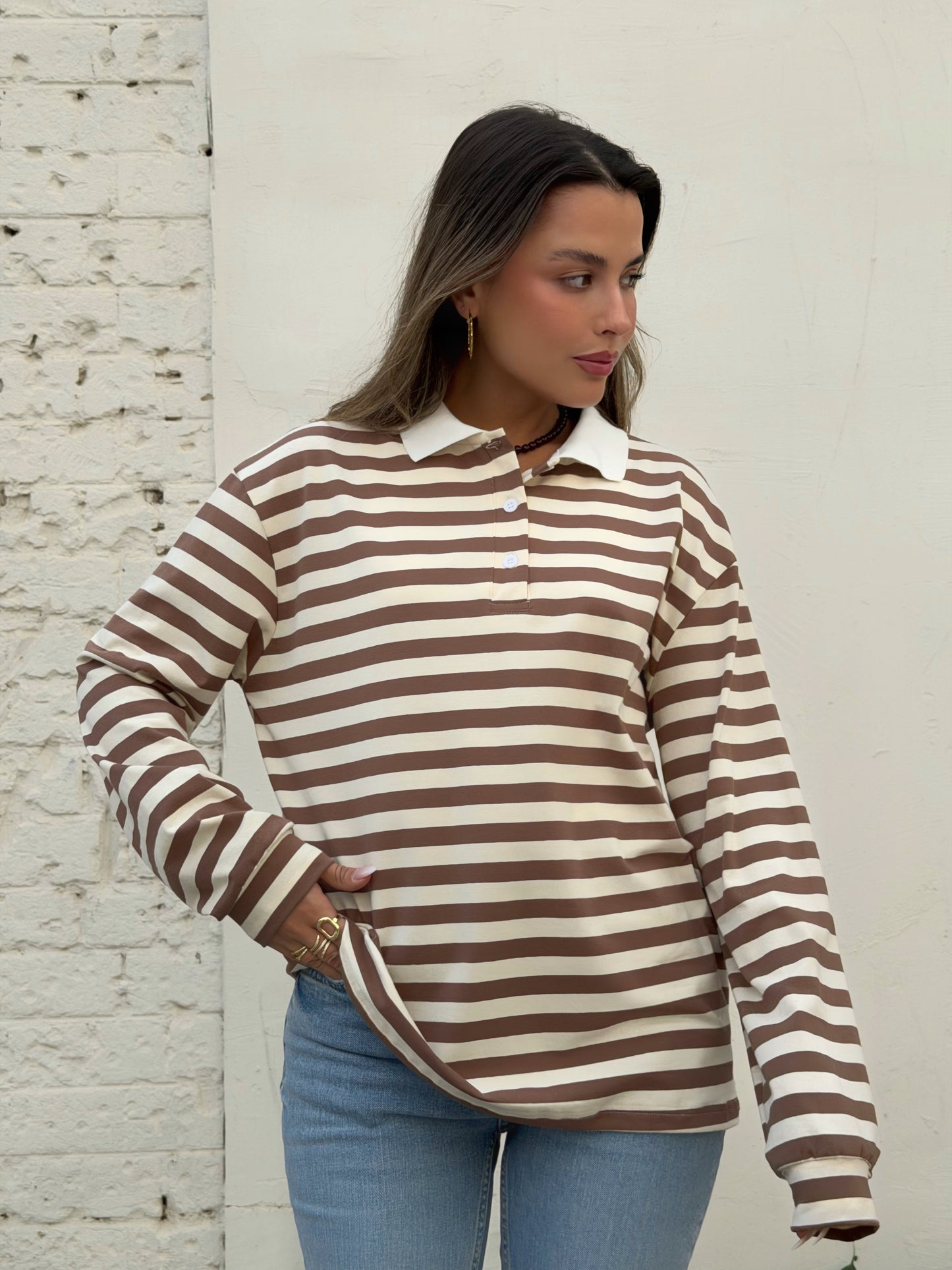 חולצת צווארון אוברסייז חום