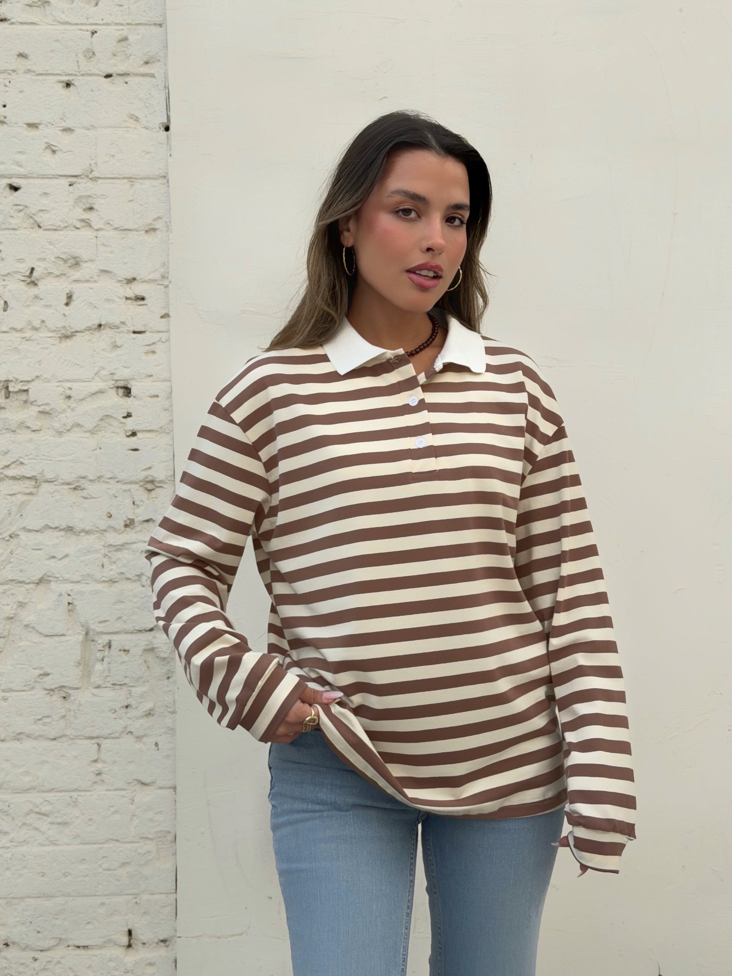 חולצת צווארון אוברסייז חום