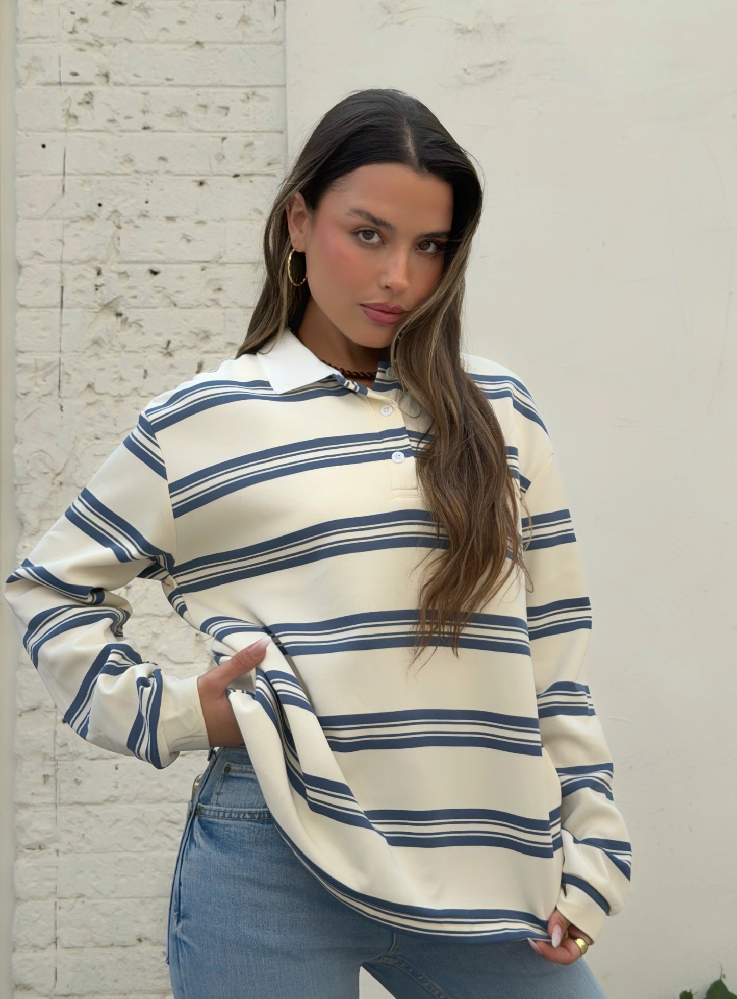 חולצת צווארון אוברסייז שמנת - כחול