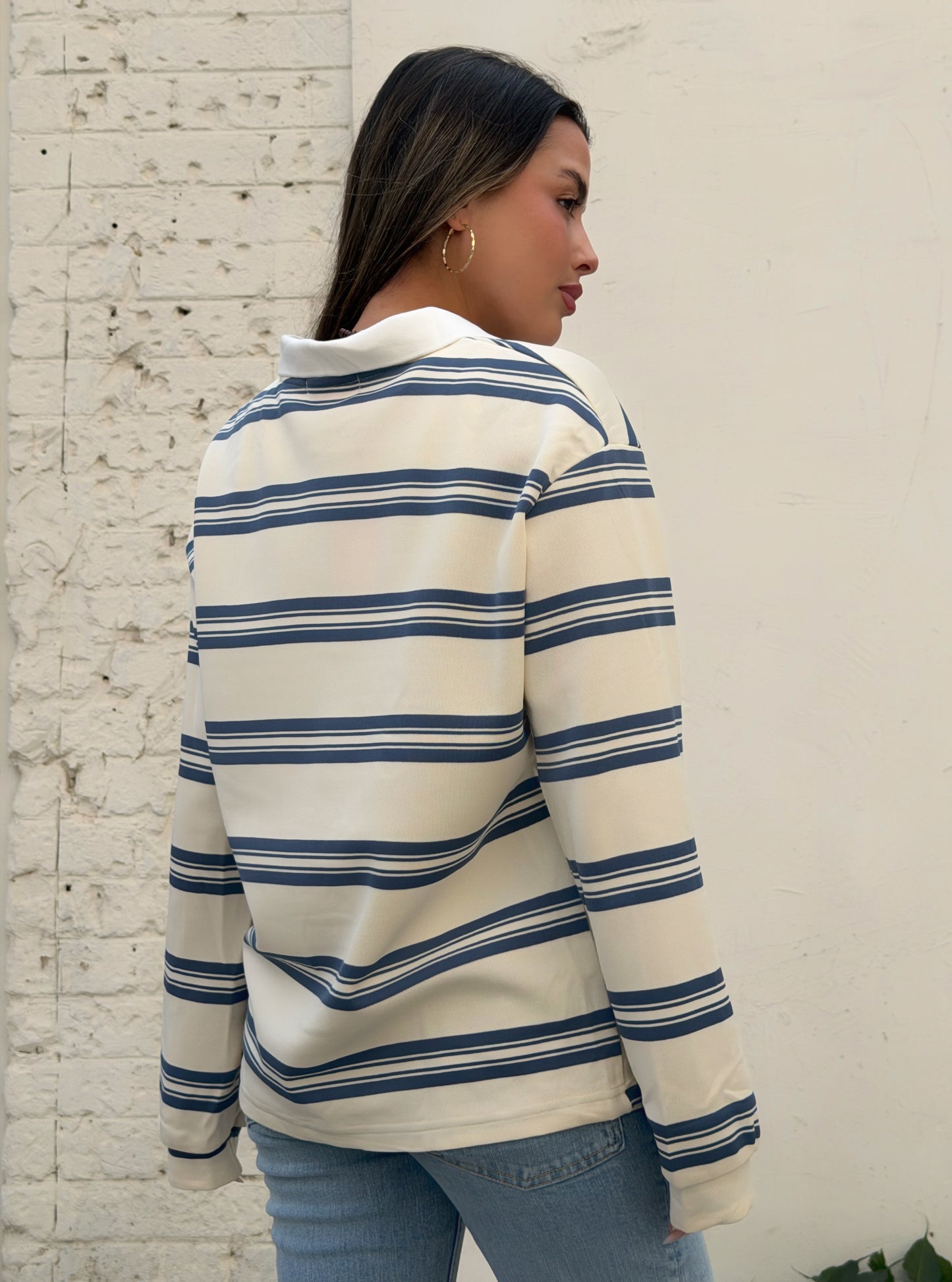 חולצת צווארון אוברסייז שמנת - כחול