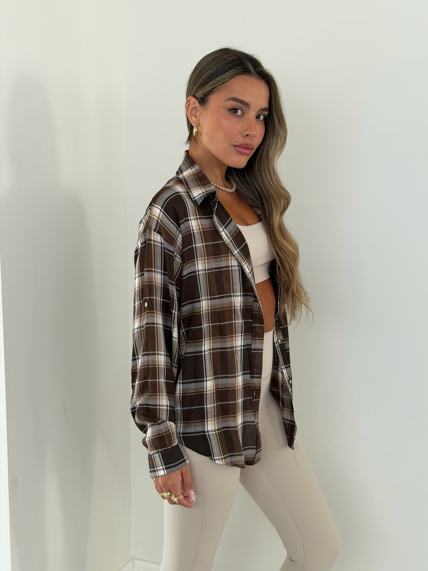 מכופתרת ג'סי חום