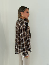 מכופתרת ג'סי חום