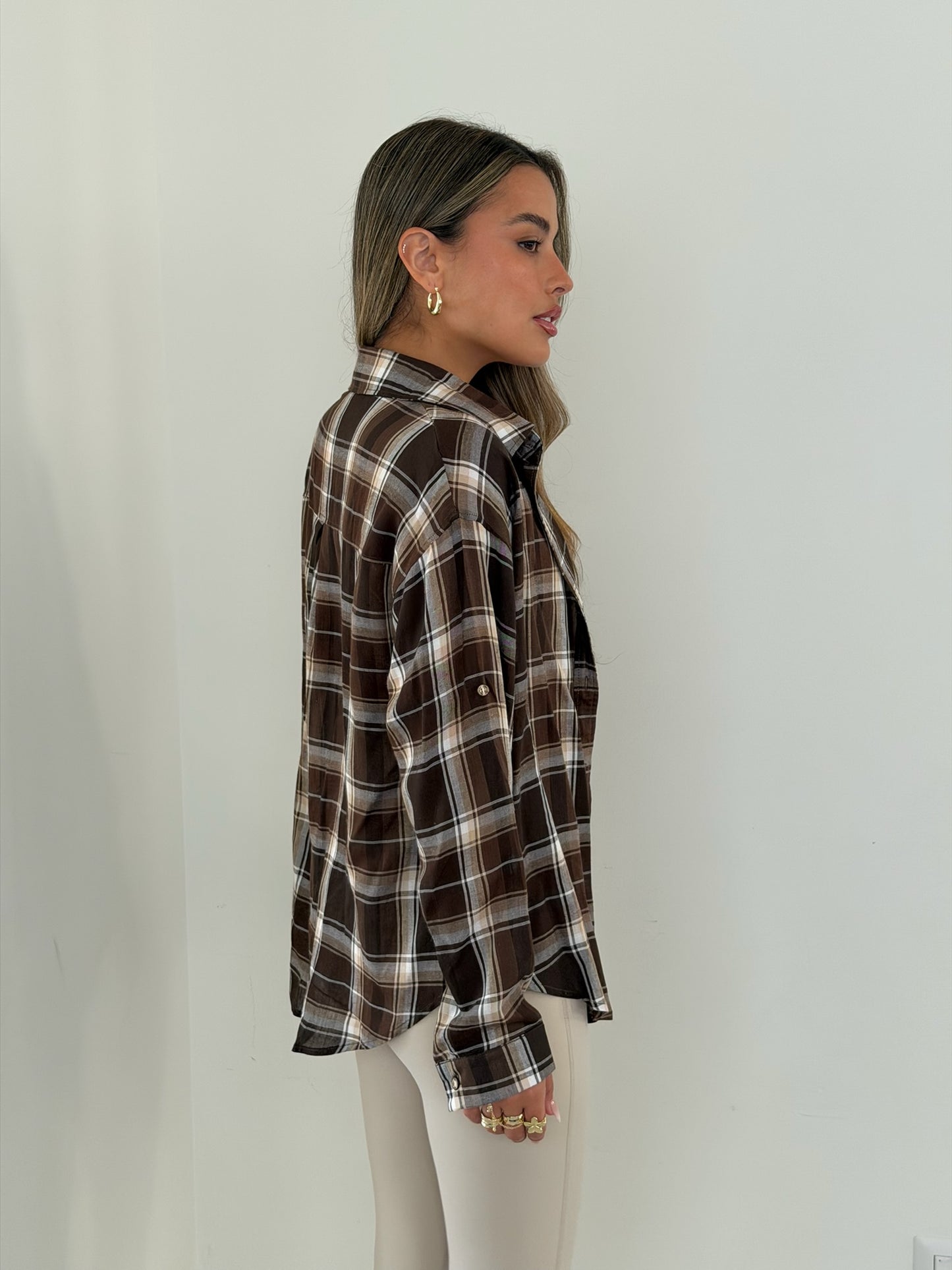 מכופתרת ג'סי חום