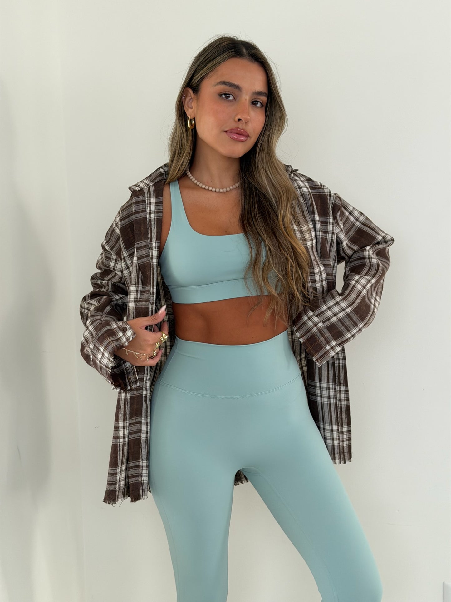 מכופתרת קיילי חום