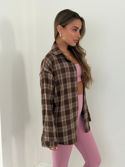 מכופתרת קלואי חום