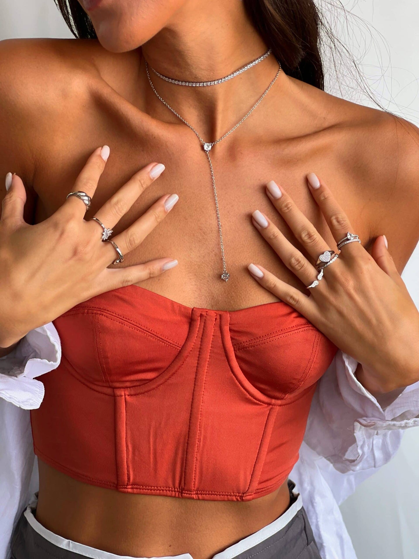 שרשרת זירקון נופלת