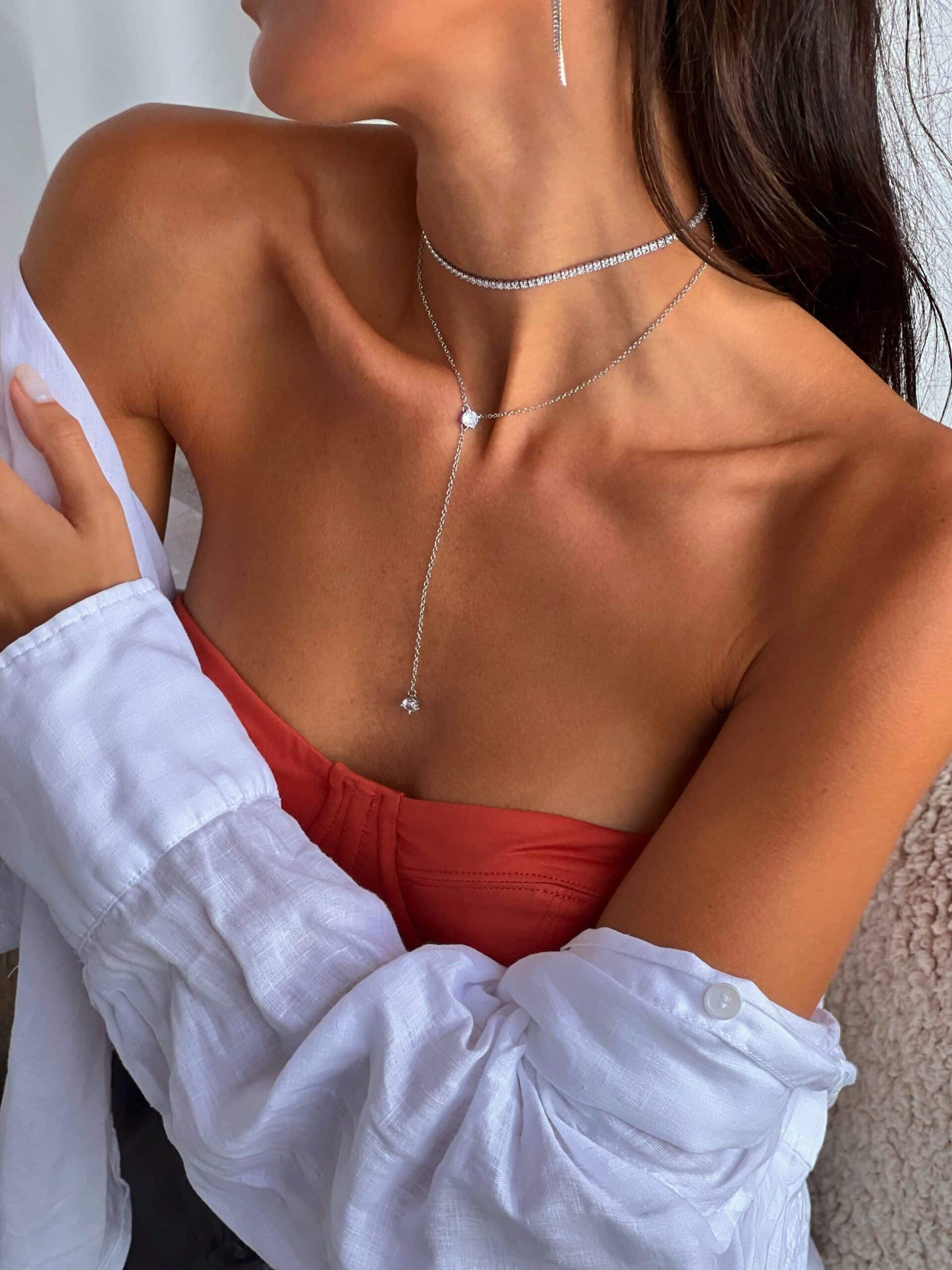 שרשרת זירקון נופלת