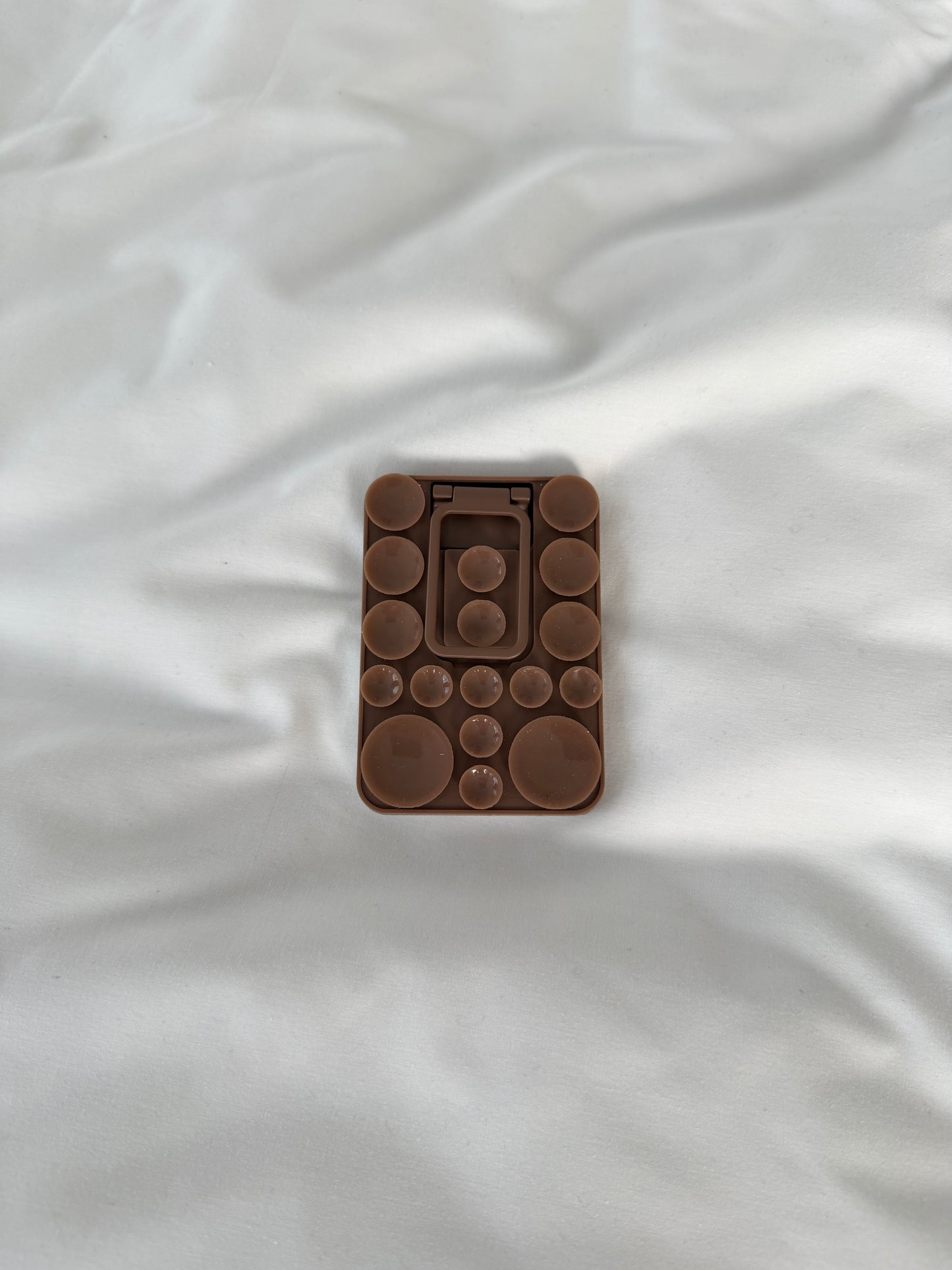 מדבקת סילקון עבה עם סטנד לטלפון