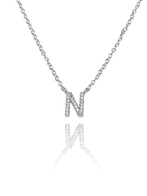 שרשרת אות משובצת עדינה