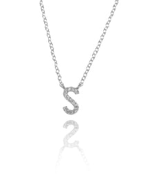 שרשרת אות משובצת עדינה