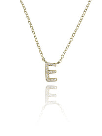 שרשרת אות משובצת עדינה