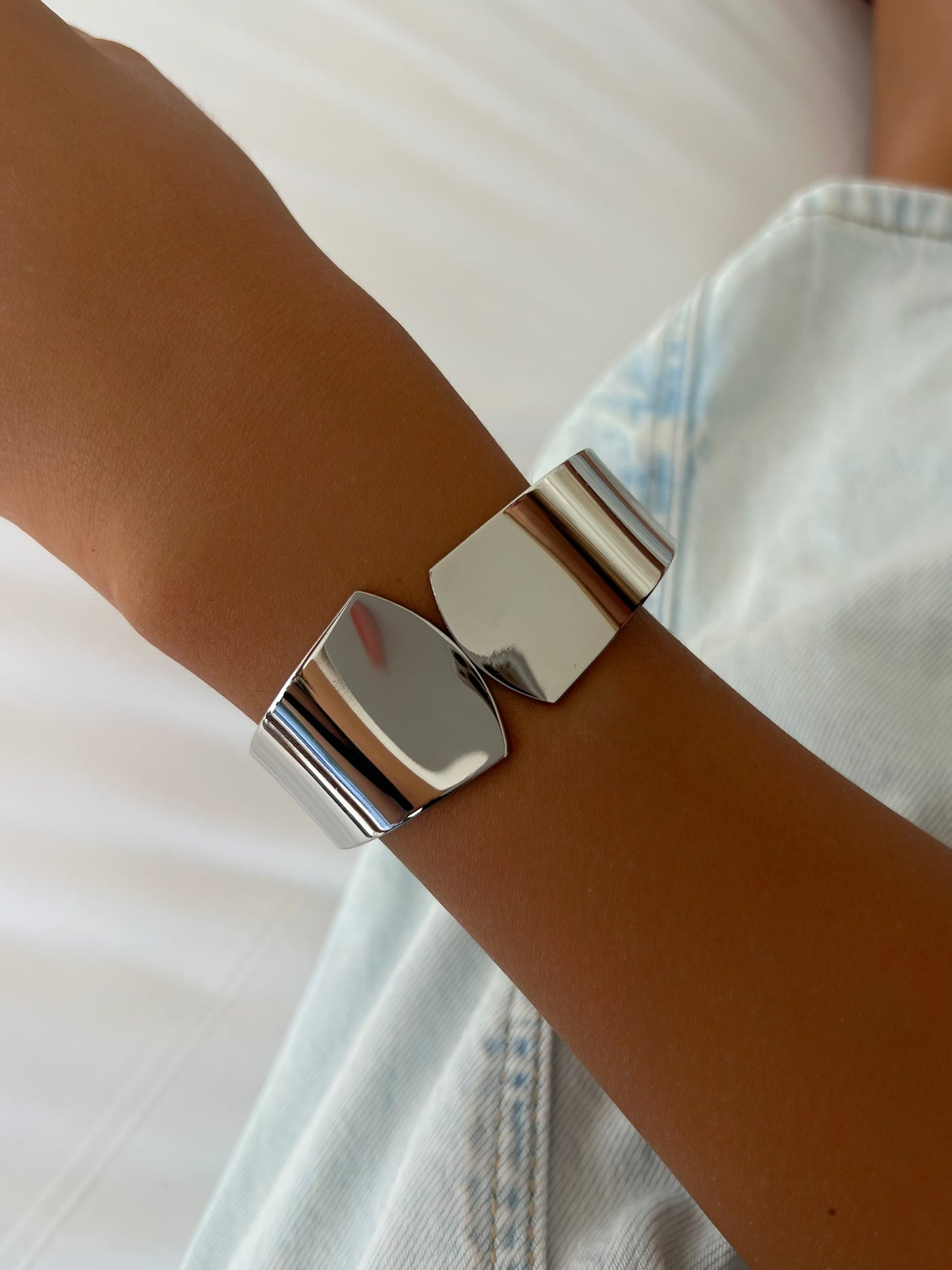 צמיד קשיח חלק גדול