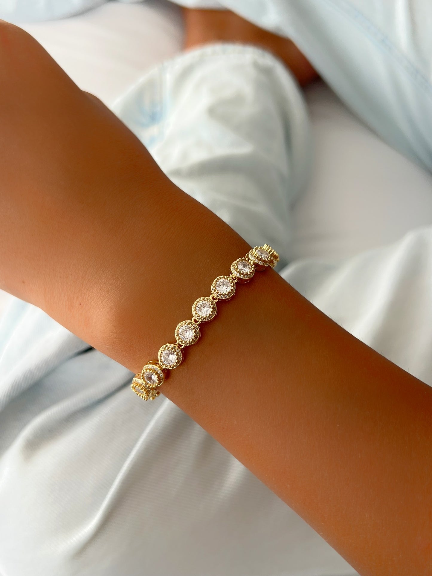 צמיד אבנים משובצים