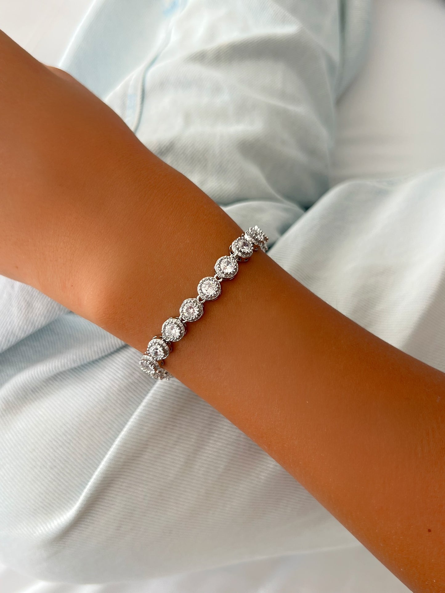 צמיד אבנים משובצים