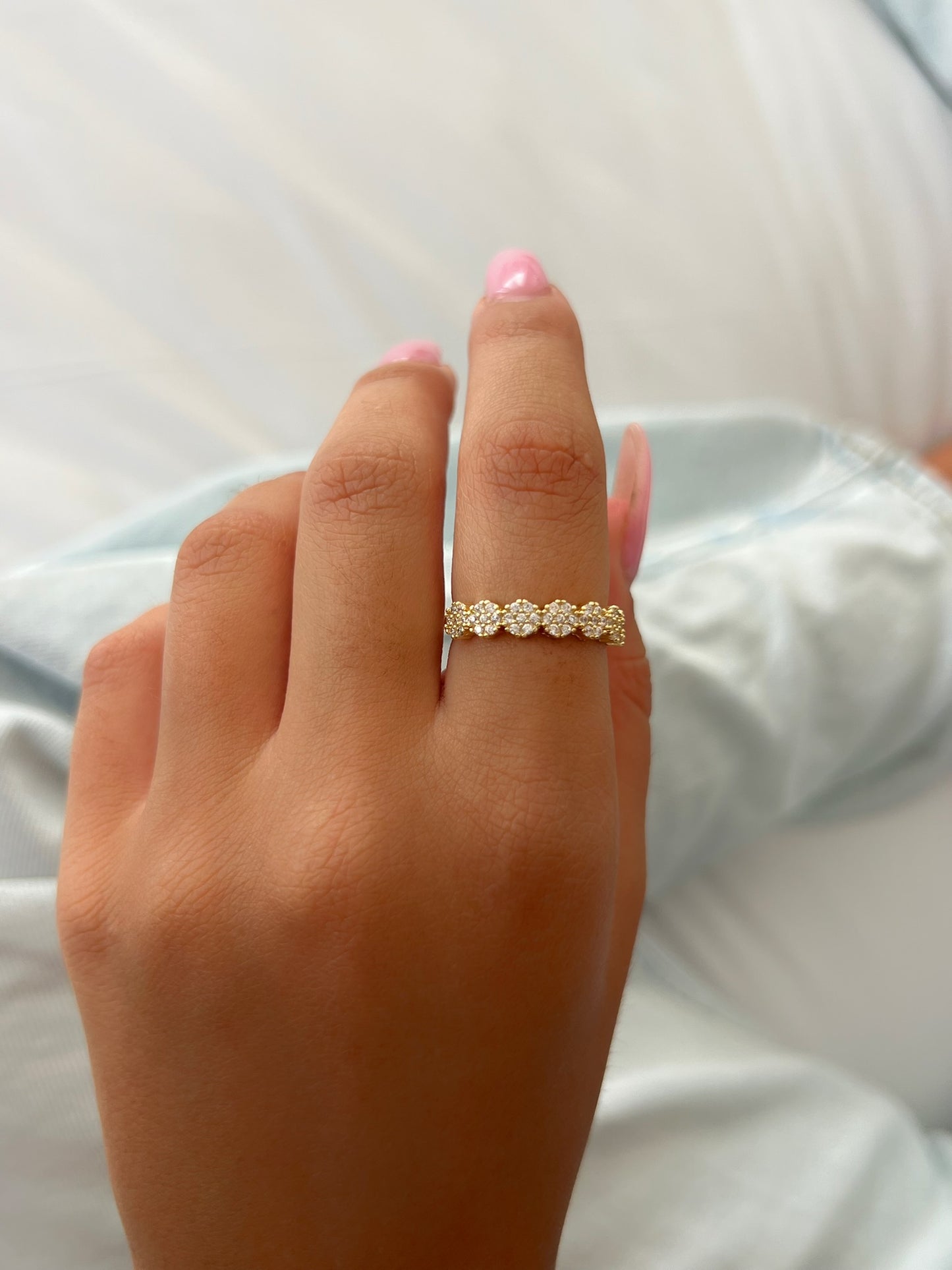 טבעת עיגולים משובצים