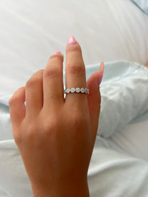 טבעת עיגולים משובצים