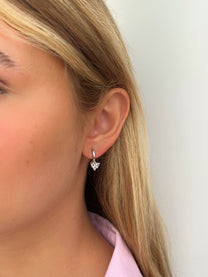 זוג עגילי חישוק לב ליאן