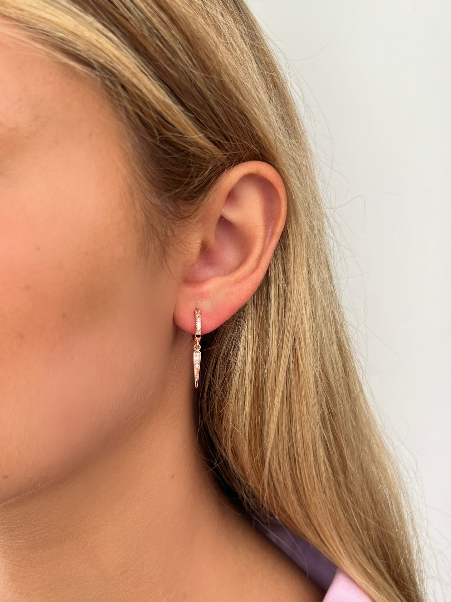 זוג עגילי חישוק חץ