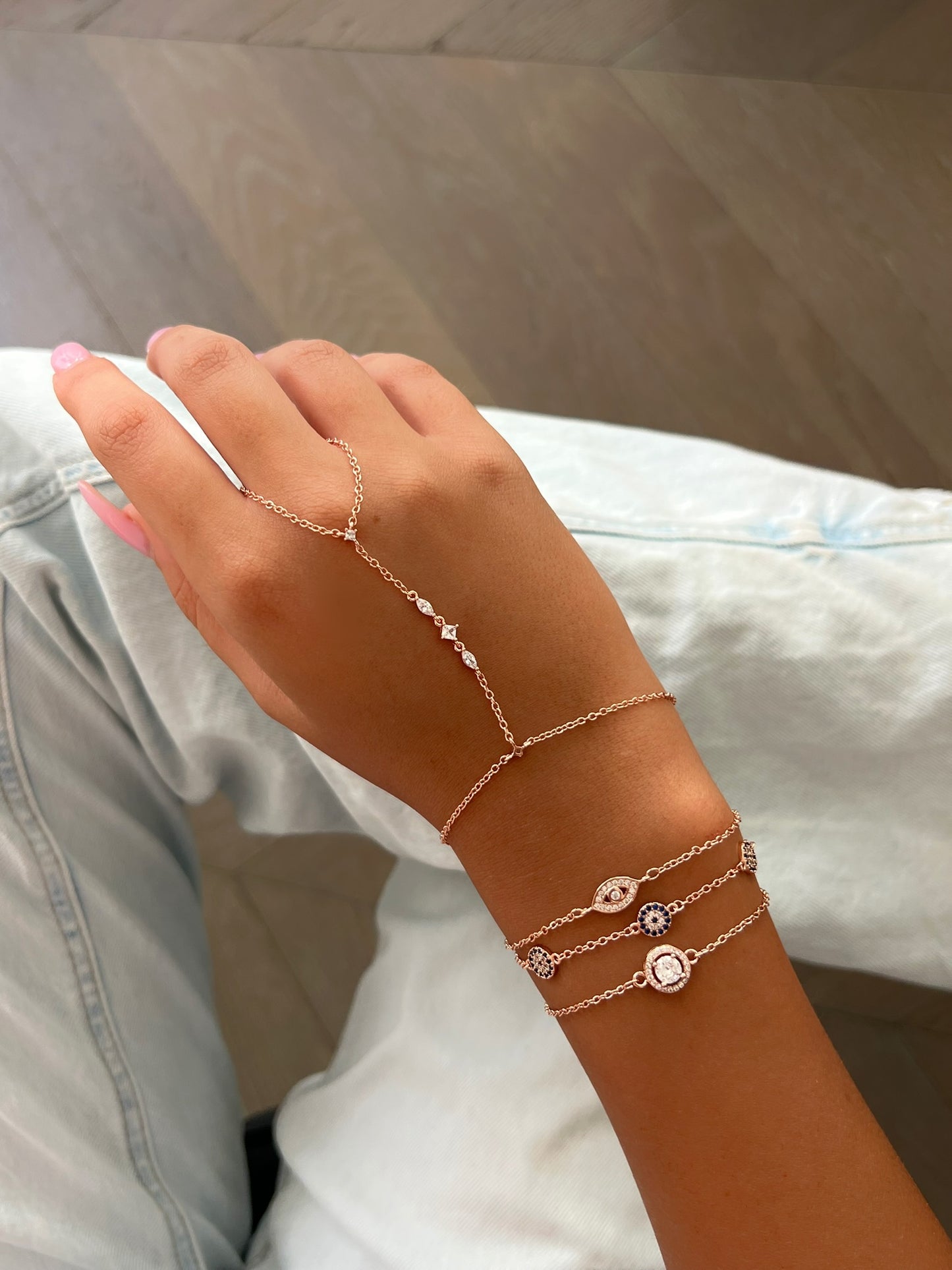 צמיד טבעת משובץ עדין