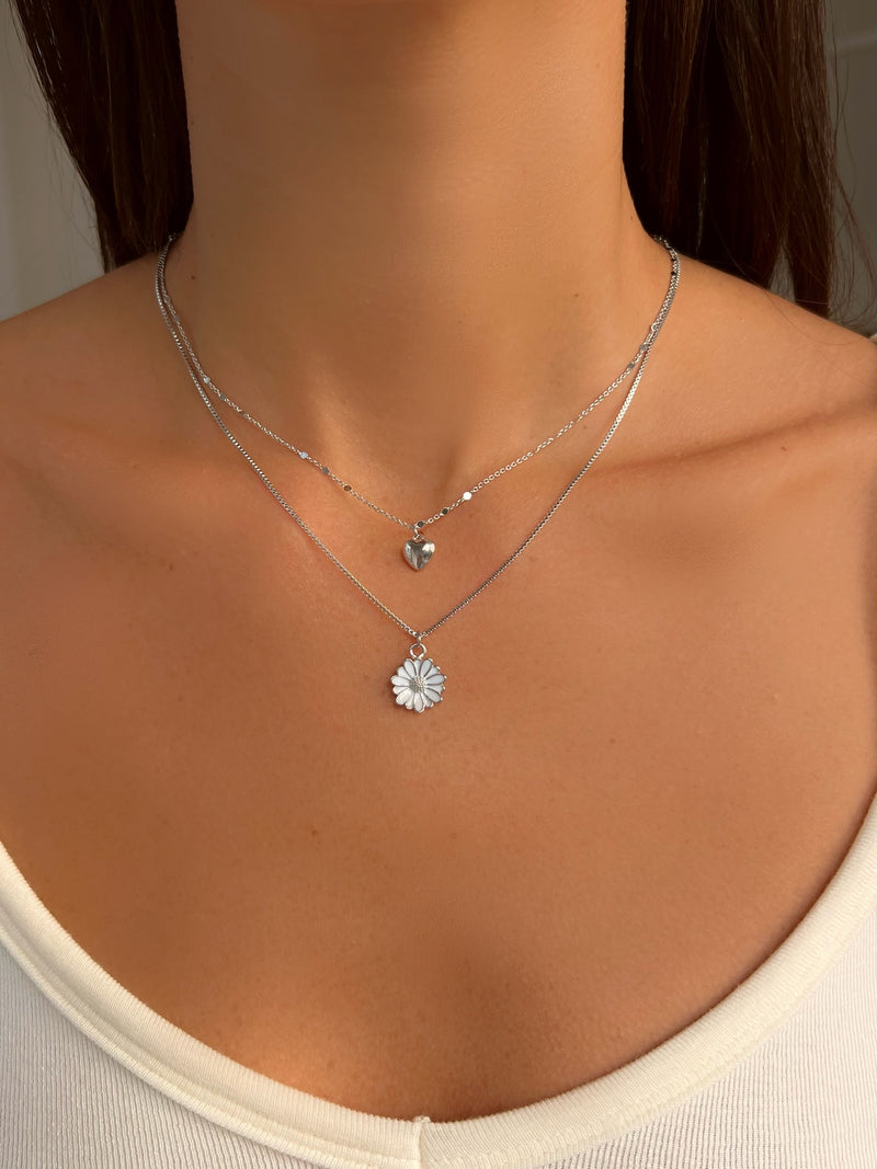 פרח לבן לב כפולה