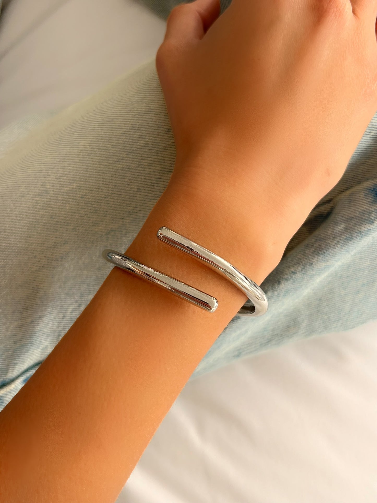 קשיח סנייק עדין