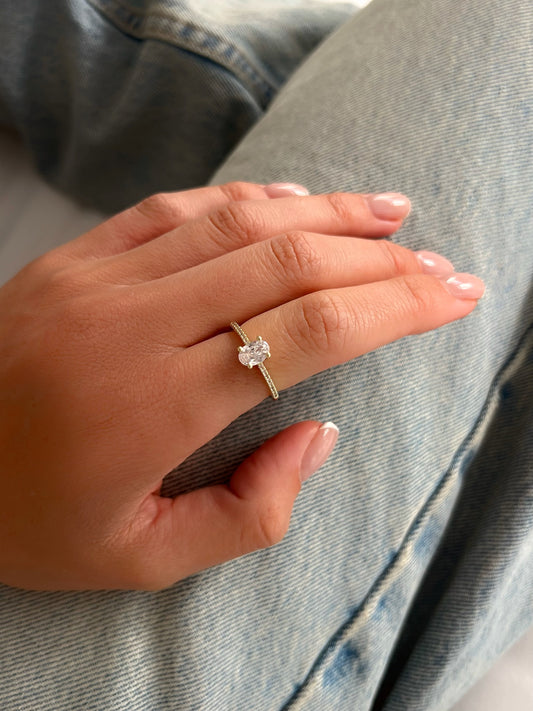 טבעת זירקון אובל