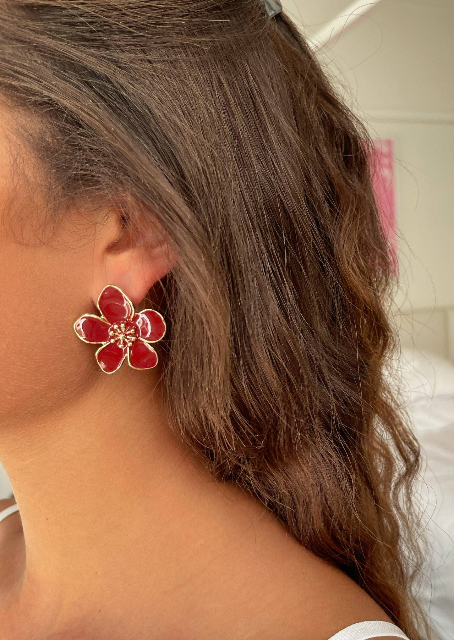 זוג עגילי פרח קיילי בורדו צ׳אנקי