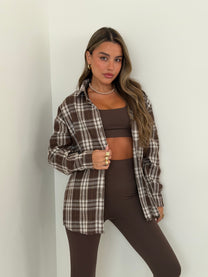 מכופתרת ליה חום