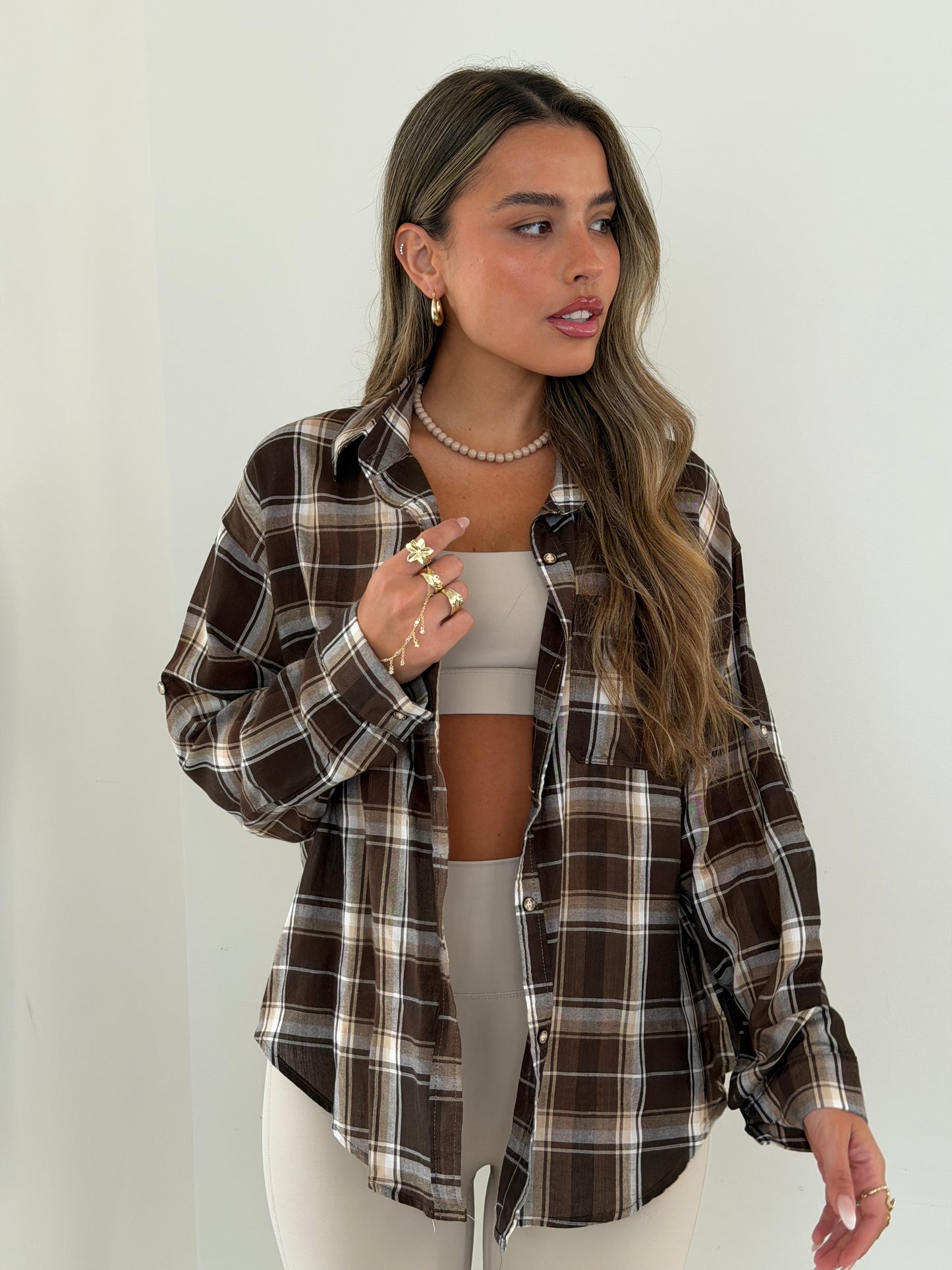 מכופתרת ג'סי חום