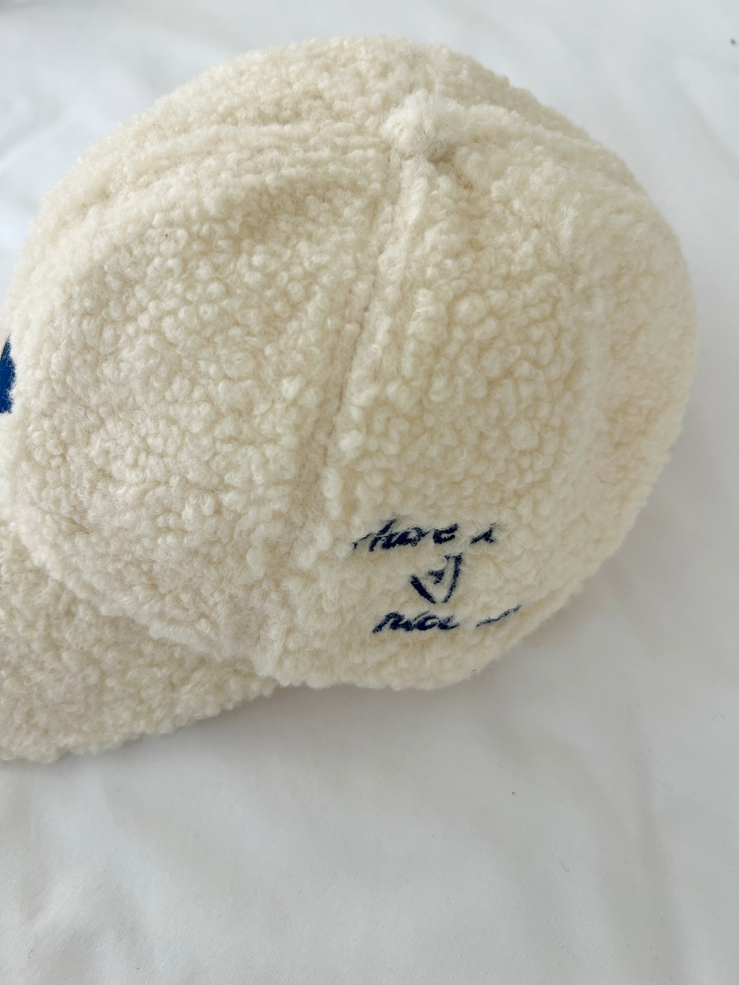 כובע פרווה לב