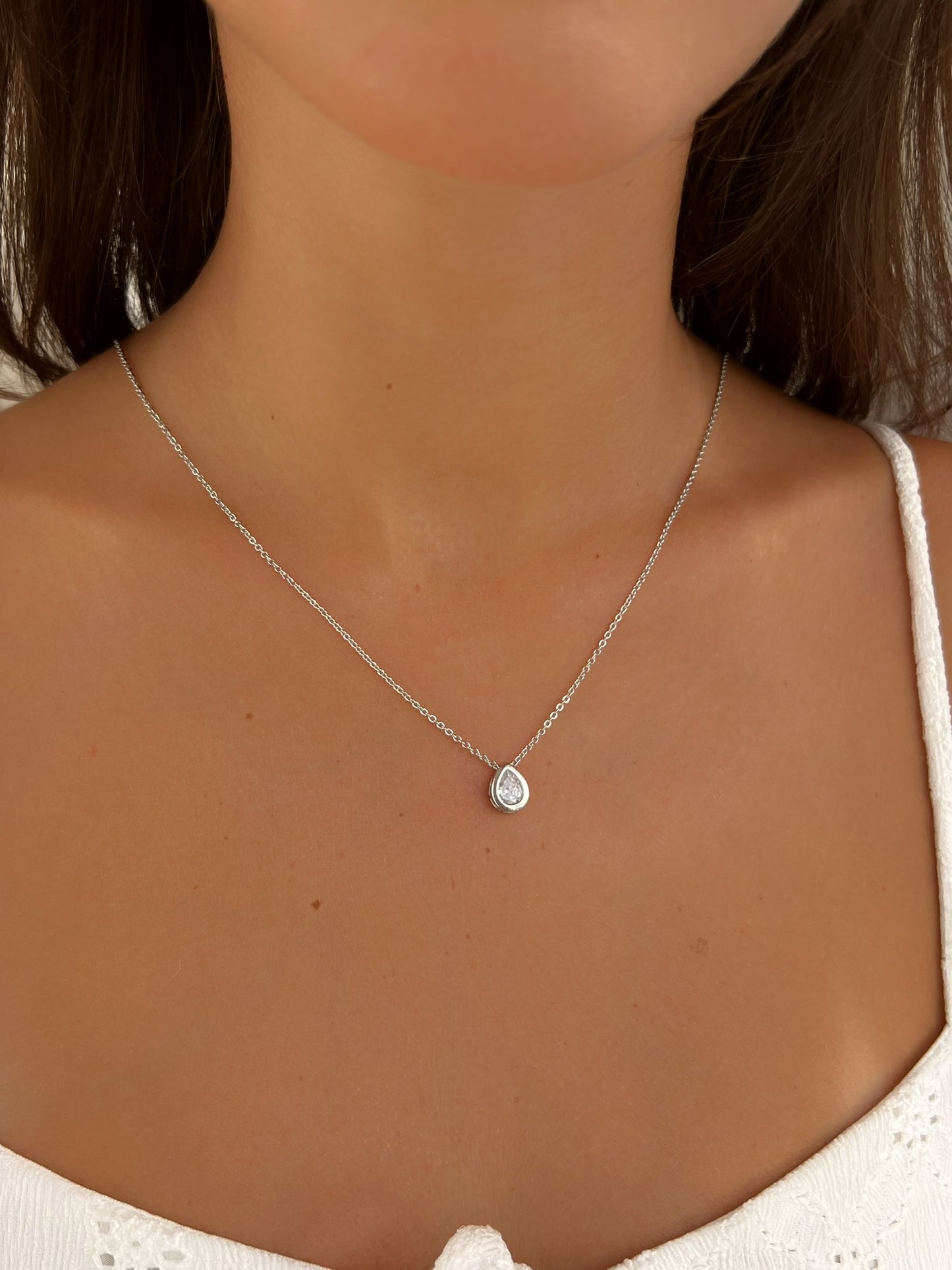 שרשרת זירקון טיפה מסגרת