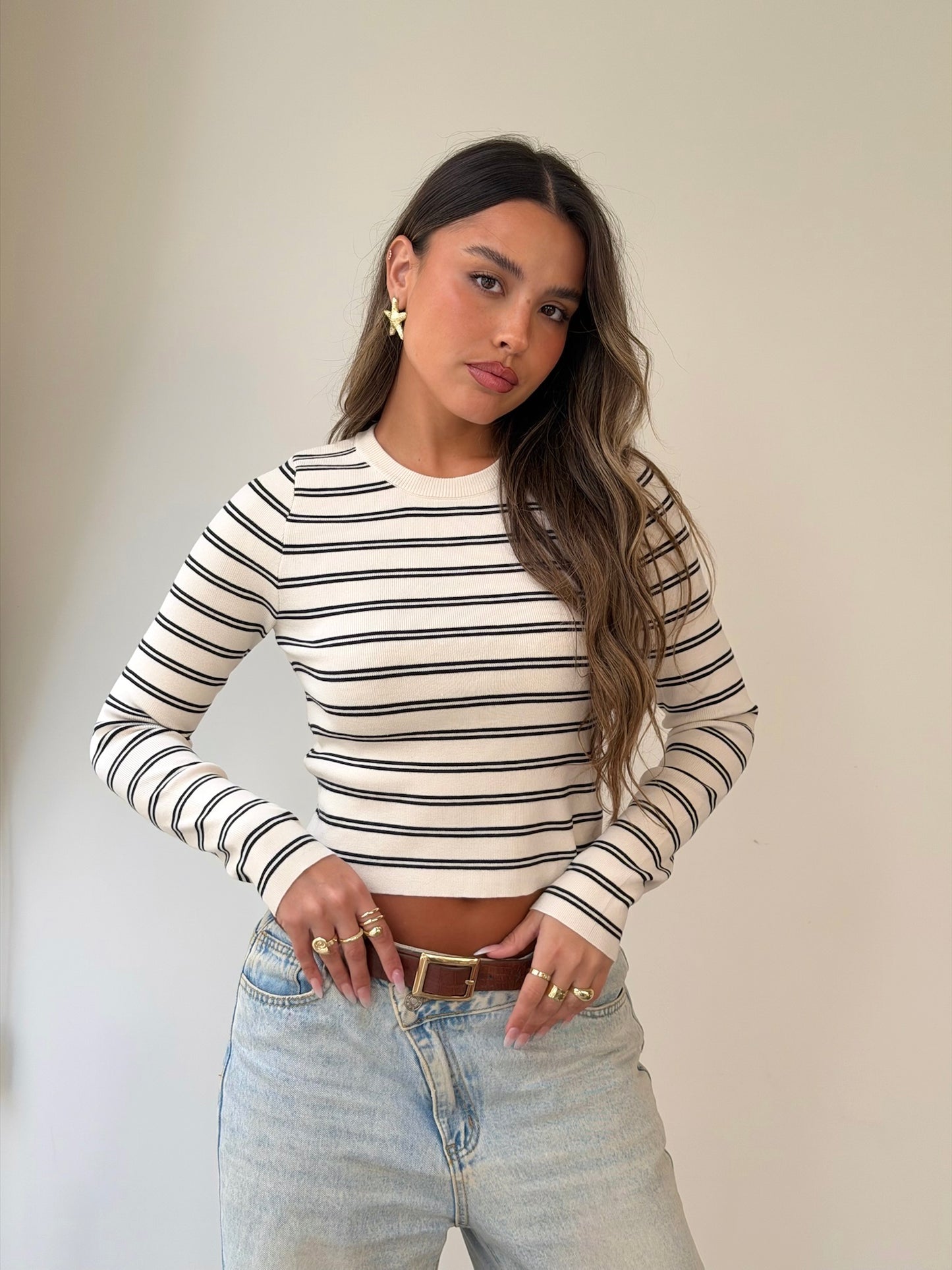 חולצת סוודר פסים קצרה