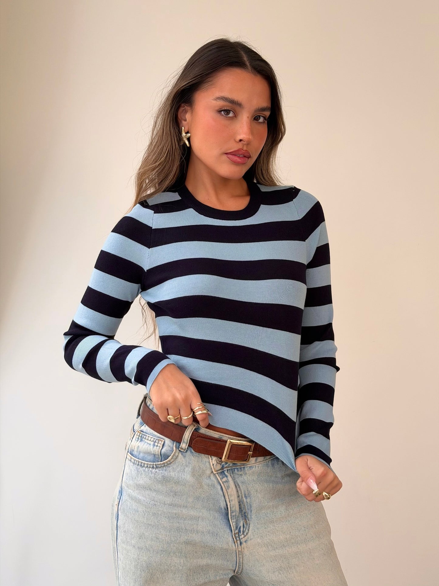 חולצת סוודר פסים קצרה