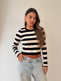 חולצת סוודר פסים קצרה