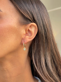 זוג עגילי חישוק אבן זירקון לב משובץ