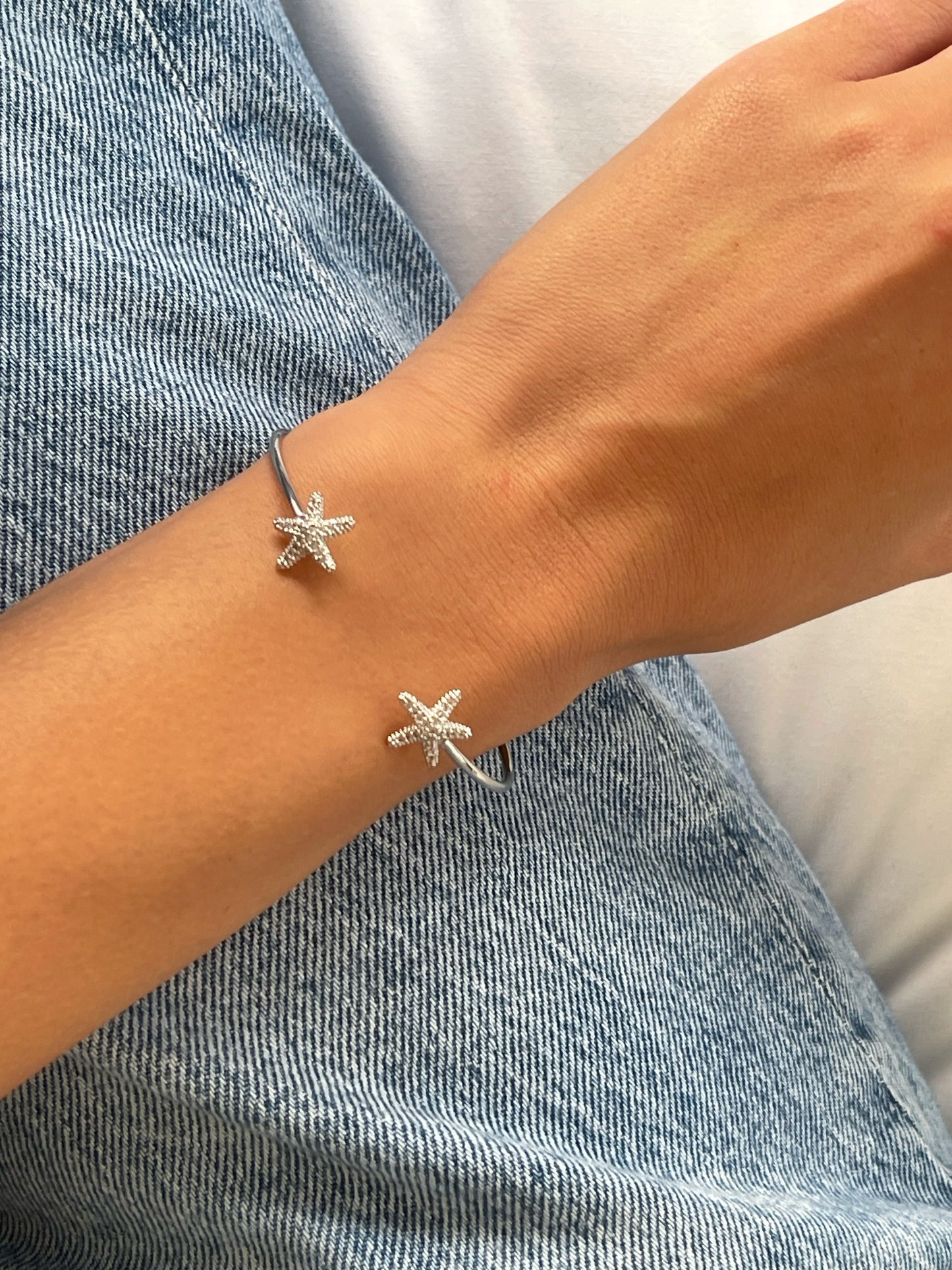 צמיד קשיח כוכבי ים עדינים