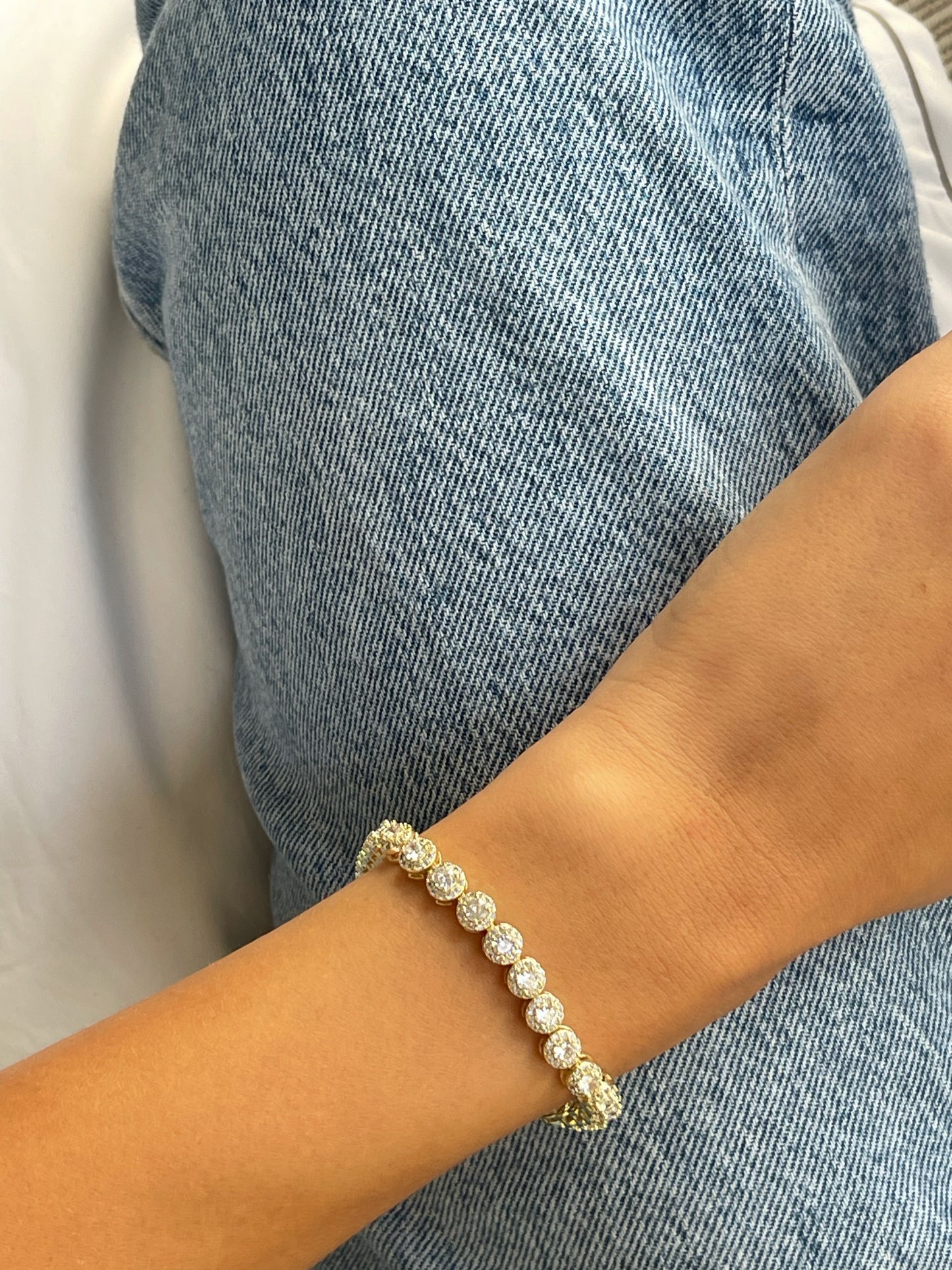 צמיד אבנים משובצים עדינים