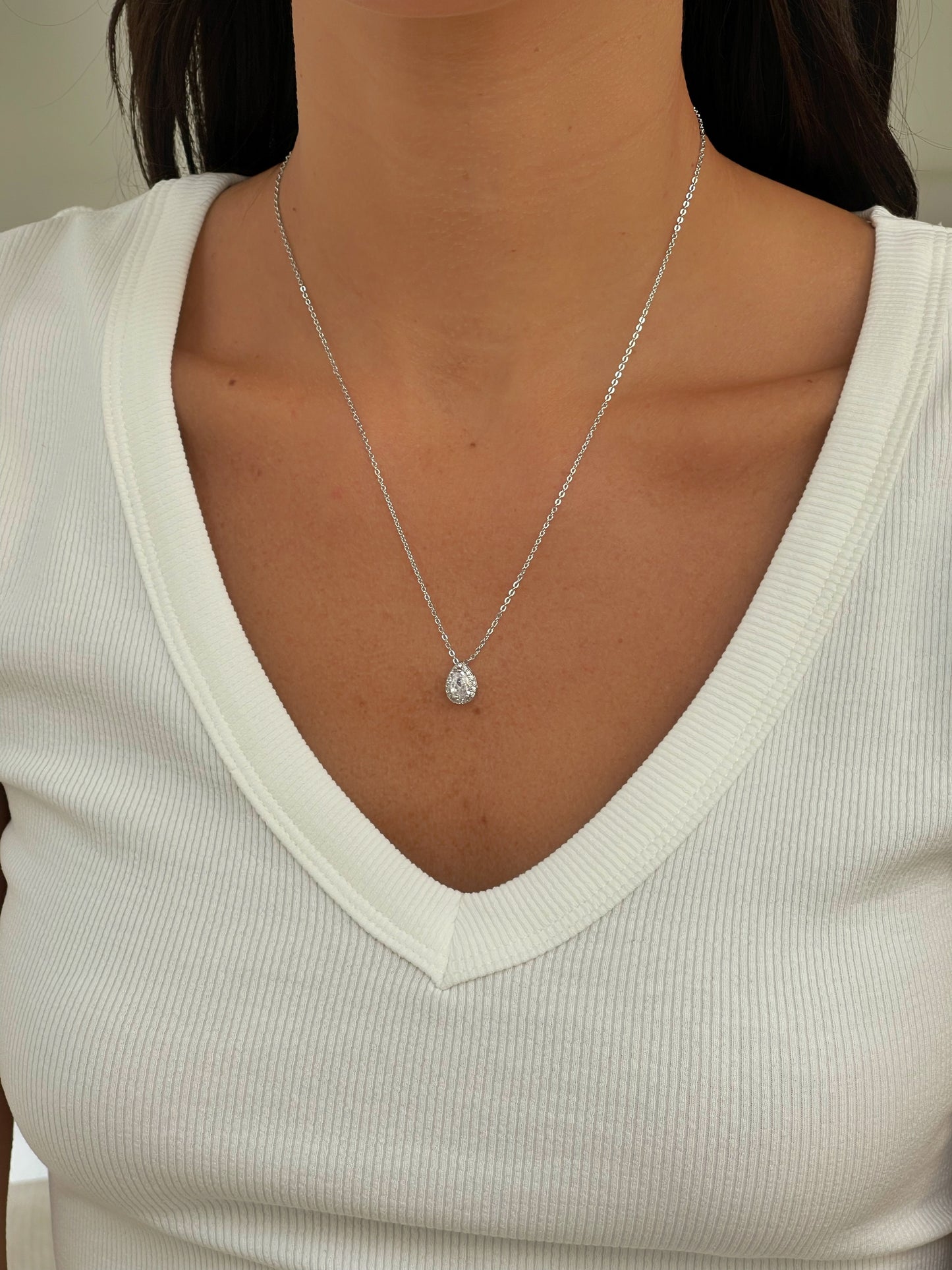 שרשרת אבן זירקון טיפה משובץ