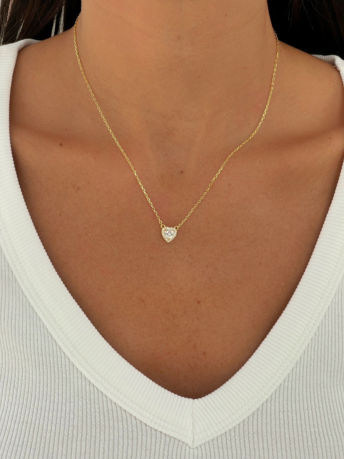 שרשרת אבן זירקון לב משובץ