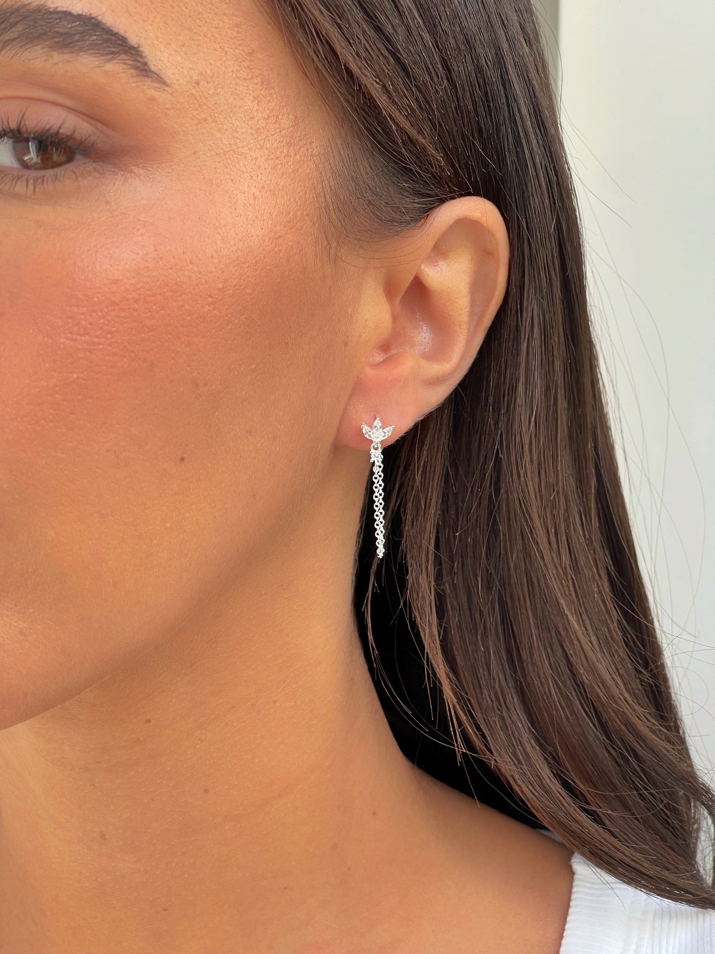 זוג עגילי פרח לוטוס בל שרשרת עדין מכסף אמיתי 925